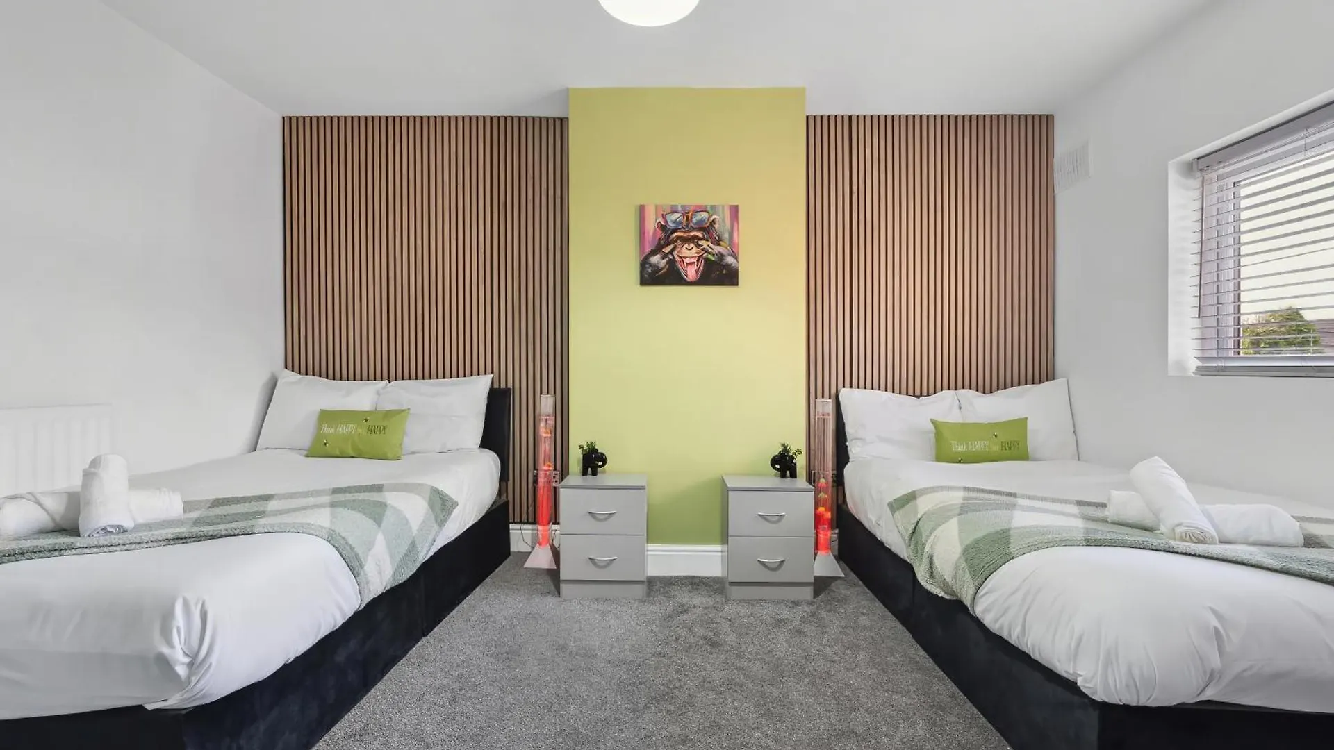 Holiday home 7 Bedroom Luxury House Sleep 26 Birmingham