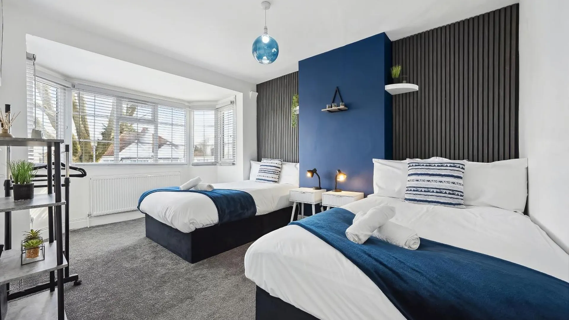 7 Bedroom Luxury House Sleep 26 Birmingham 0*,