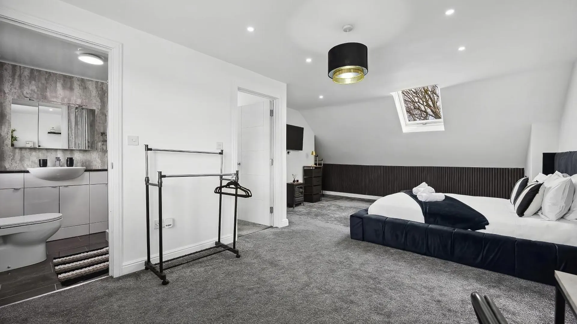 Holiday home 7 Bedroom Luxury House Sleep 26 Birmingham