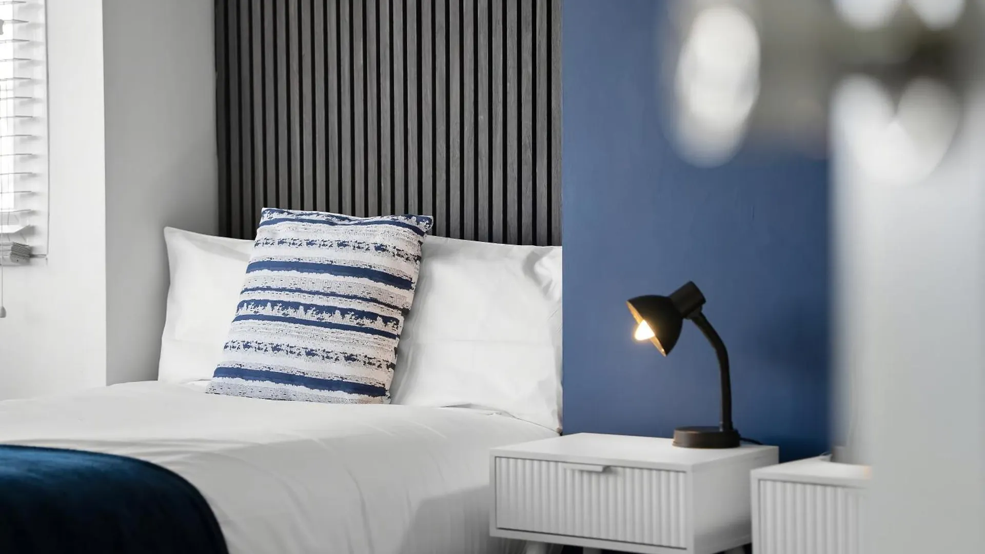 7 Bedroom Luxury House Sleep 26 Birmingham 0*,