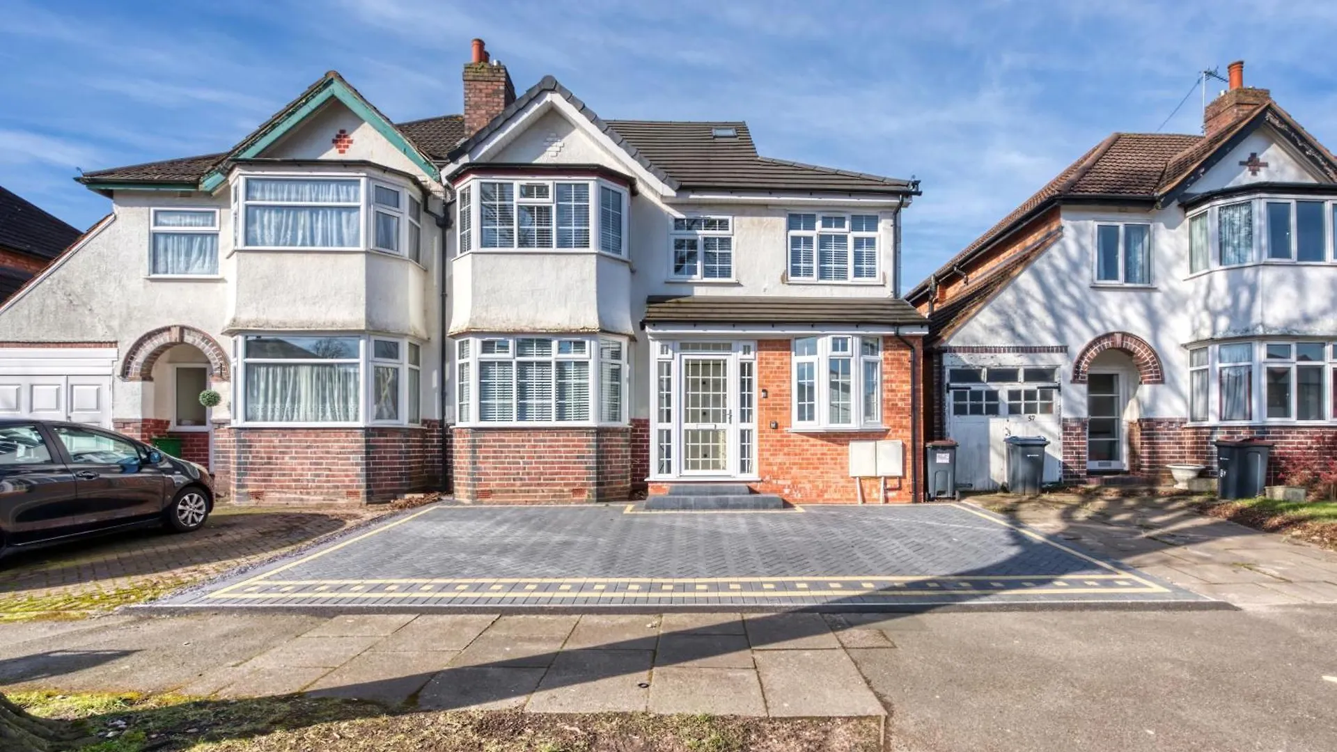 7 Bedroom Luxury House Sleep 26 Birmingham 0*,  United Kingdom