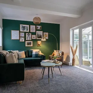  Holiday home Evergreen Lodge-wyndale-4br Wparking Bham Nec